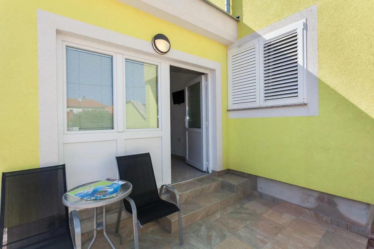 Apartments Mrsic Biograd Na Moru