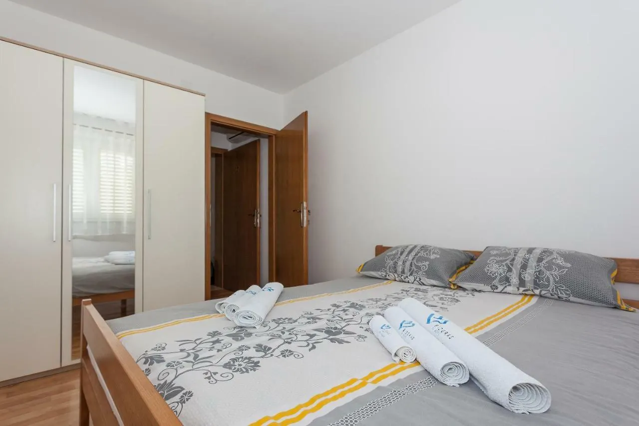 Apartments Mrsic Biograd Na Moru
